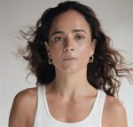Alice Braga Biography, Age, Height, Husband, Net Worth, Family ·
