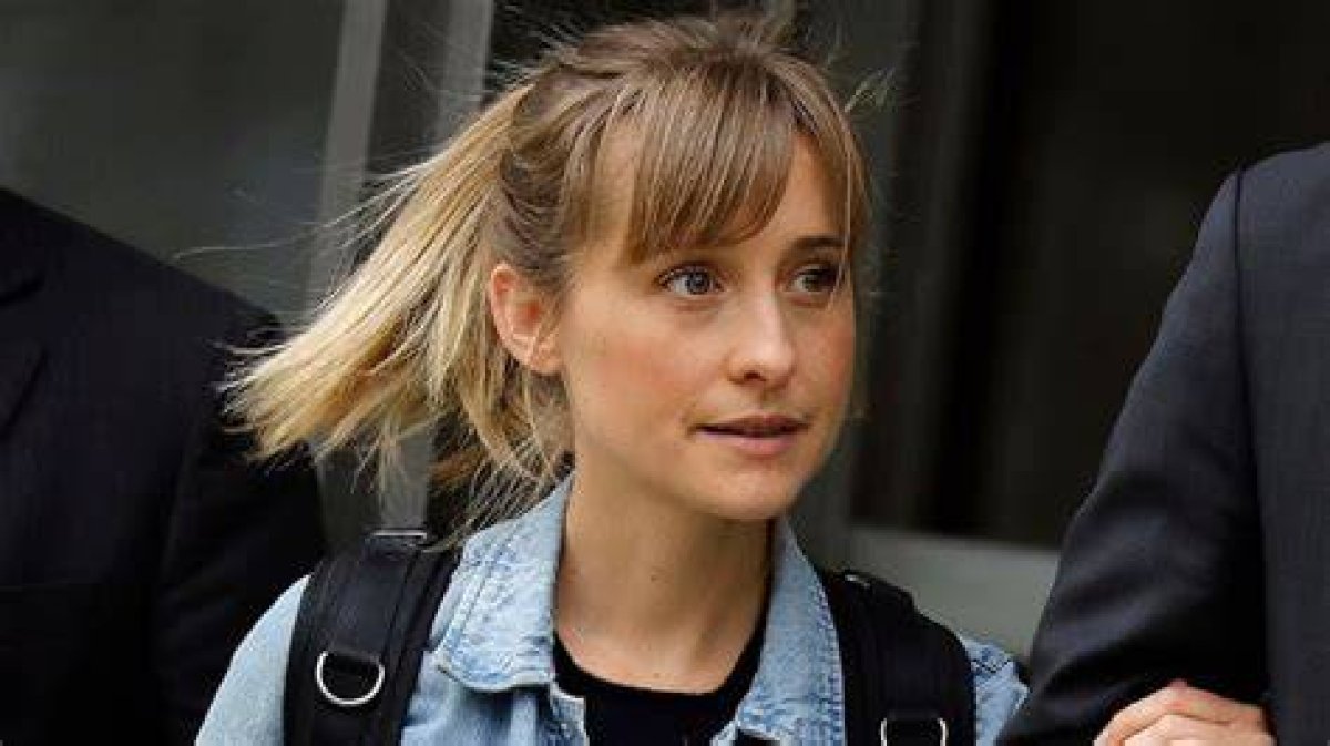 Dateline Allison Mack Lesbian: Sexuality Partner and Dating History