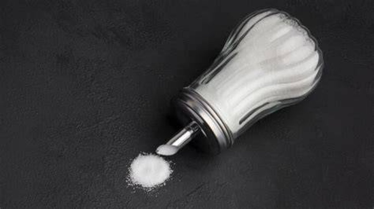 Dispense the Right Amount of Salt with the Smalt Smart Salt Dispenser