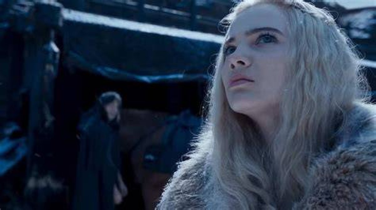 Does Freya Allan Wear a Wig? Natural Hair and Eye Color Photos of the Witcher Actress