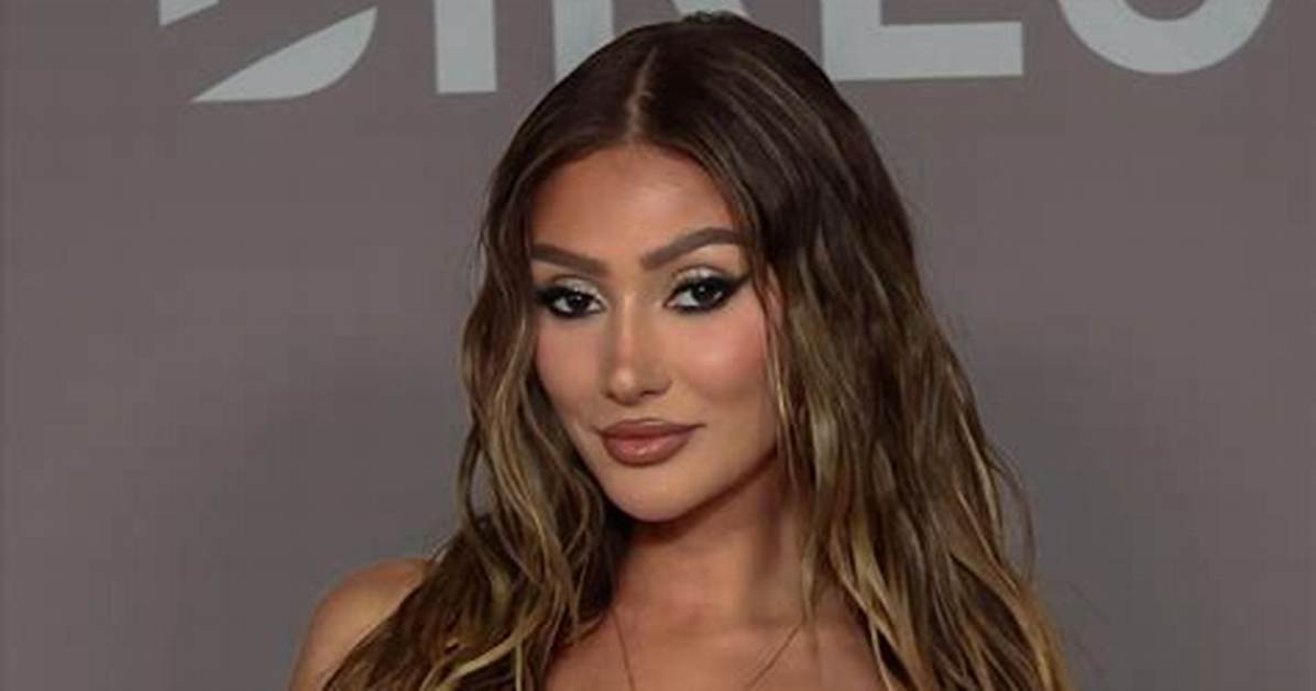 Francesca Farago (Reality Star) - Age, Birthday, Bio, Facts, Family, Net Worth, Height & More ·