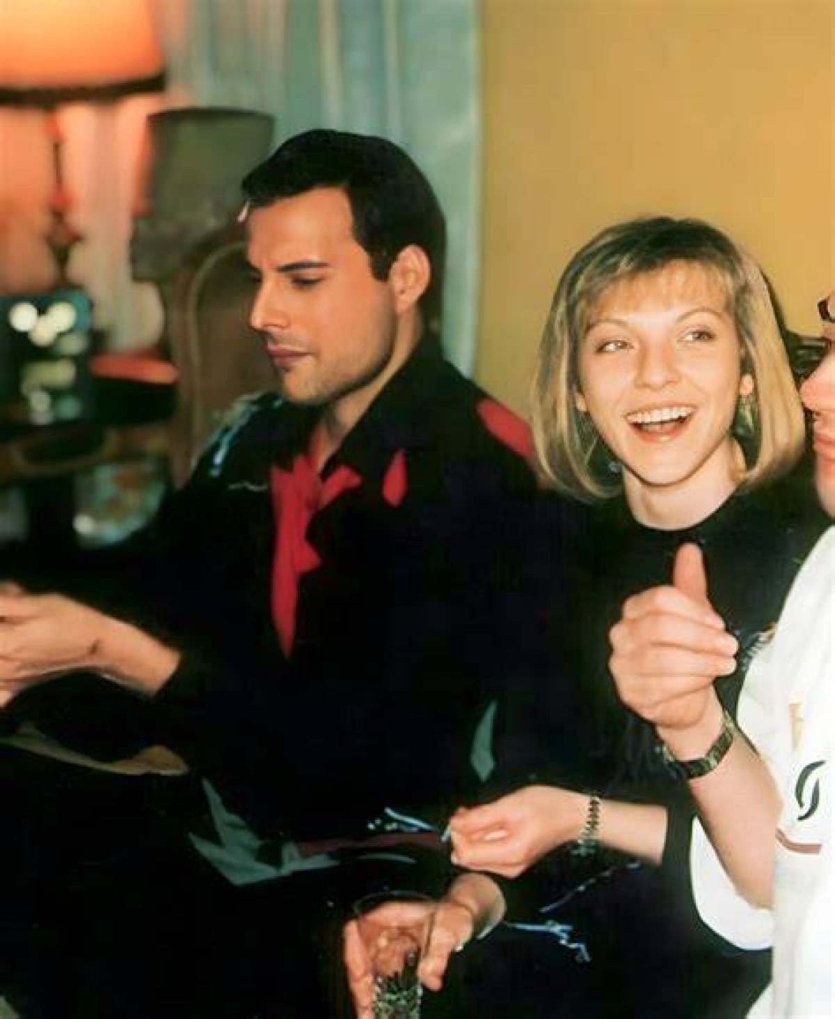 Freddie Mercury: the Complex Relationship with His Father