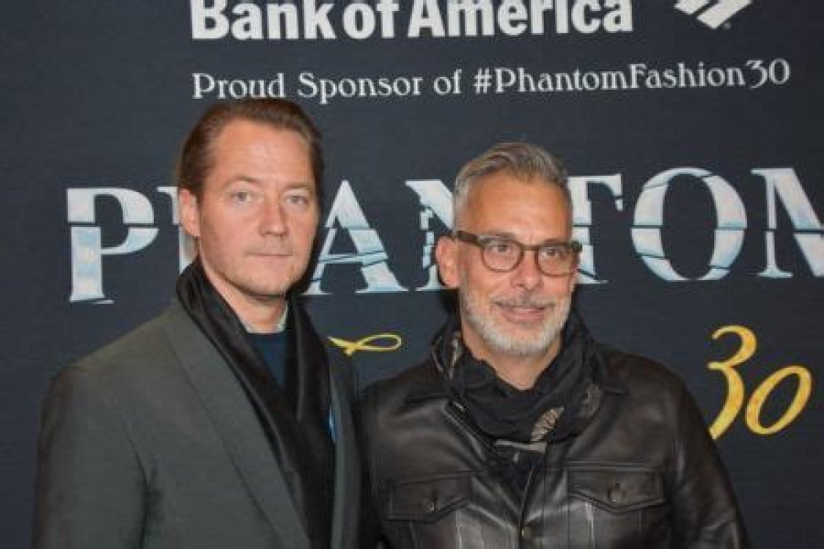 Is Joe Mantello Gay? Age, Height, Net Worth |