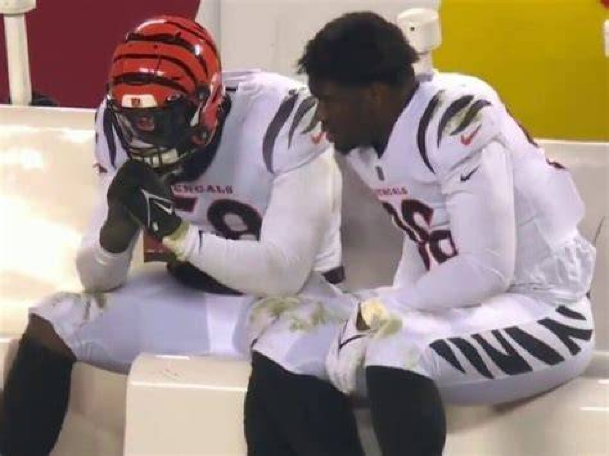 Joseph Ossai Breaks Down in Tears Following His Massive Error in the Afc Championship Game Ag