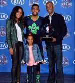 Kyrie Irving Bio, Age, Parents, Siblings, Girlfriend, Children, Height ·