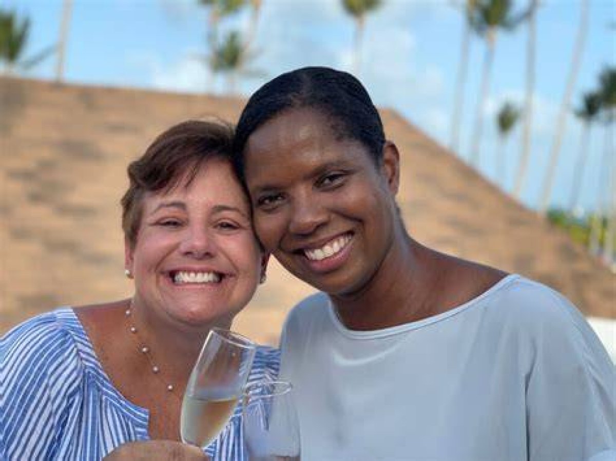 Meet Chryssa Zizos, the Insurance Company Employee Mistaken for Briana Scurry's 'Wife'