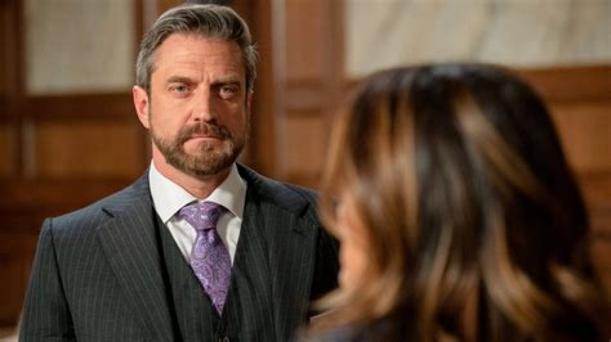 Raúl Esparza: a Journey Through Love and Marriage
