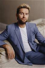 Unraveling the Mystery: Does Antony Starr Smoke?