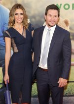 Unveiling the Height Dynamics of Rhea Durham and Mark Wahlberg: Surprising Revelations