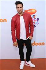 Vadhir Derbez Height, Weight, Net Worth, Age, Birthday, Wikipedia, Who, Nationality, Biography